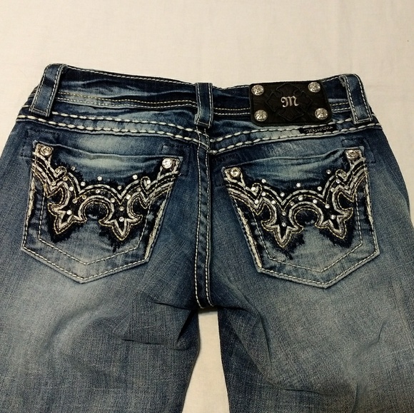 Miss Me Cropped Jeans - Picture 4 of 7